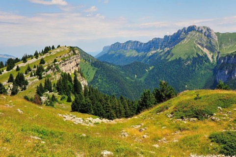 View from the mountain pass Col des Ayes on the surrounding mountains