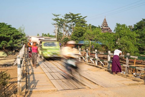 Traffic on a bridge