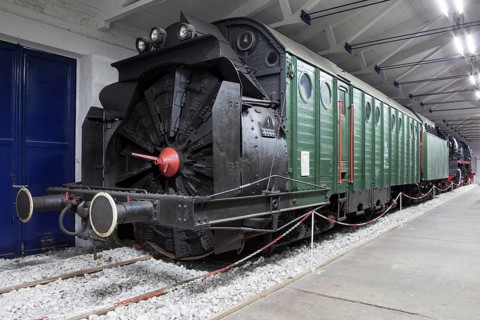 Steam-powered rotary snow plough