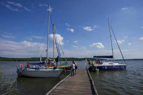 Jetty for sailing boats