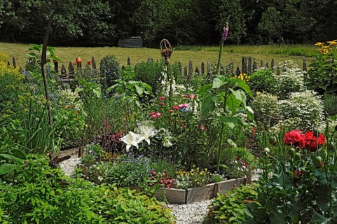 Typical farmer's garden in Markus Wasmeier Farm and Winter Sports Museum