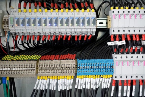 Fuse box with many cables