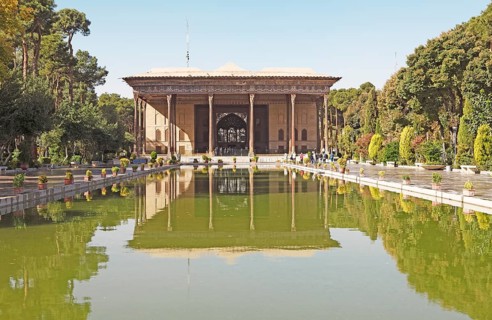 Chehel Sotun Palace