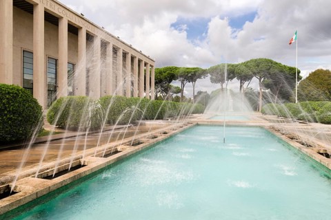 Palazzo Uffici with fountain