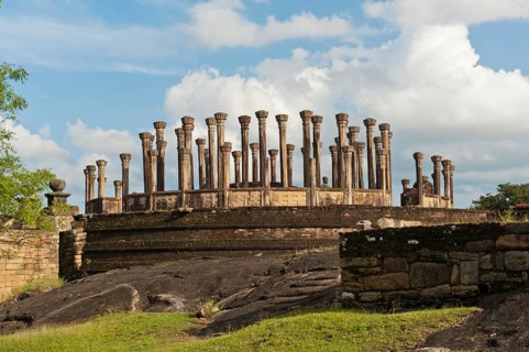 Round temple with many columns