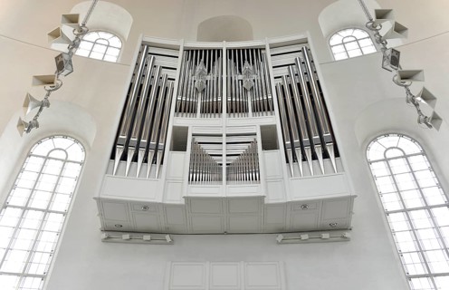 Plenary with the organ by Orgelbau Klais