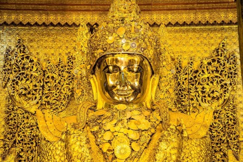 Golden seated Buddha