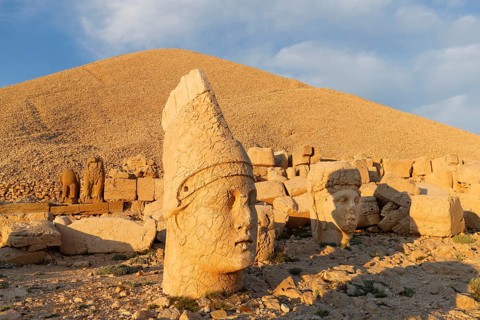 Heads of Antiochus and Tyche of Commagene