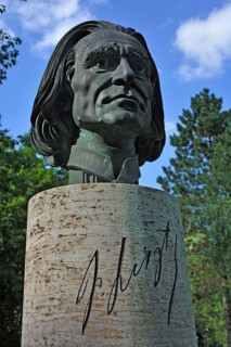 Bronze bust of the Hungarian composer Franz Liszt