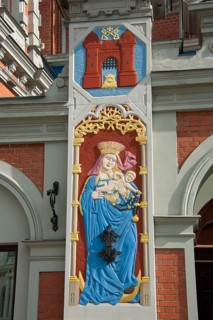 Relief of the Virgin Mary with the infant Jesus