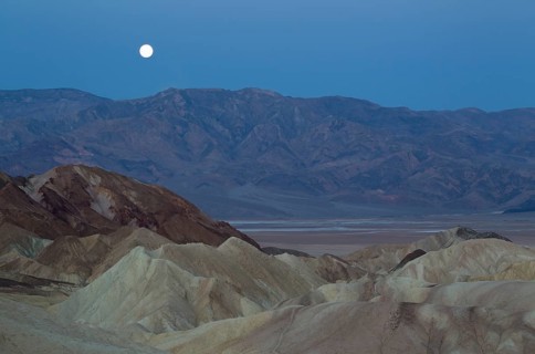 Full moon over the Panamint Range and the Death Valley at dawn