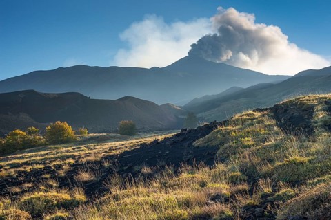 Eruption column above the new northeast Crater