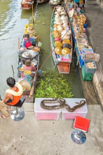 Damnoen Saduak floating market