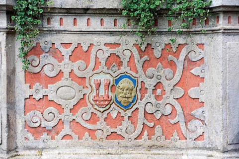 Ornaments on Seelbrunnen fountain