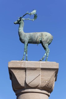 Column with deer