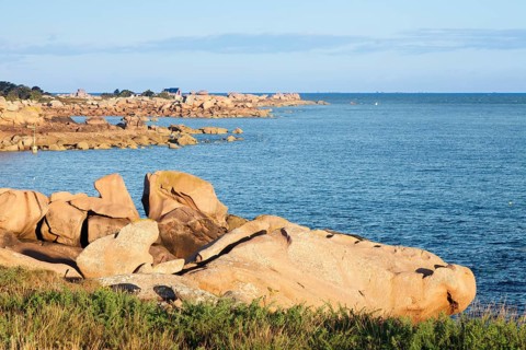 Rock formations at the Sentier des Douaniers hiking trail