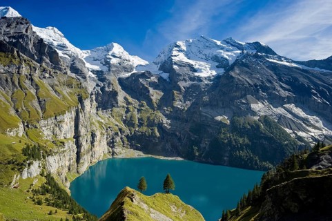 Oeschinensee Lake