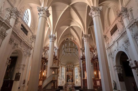 Gothic ceiling vault with the chancel