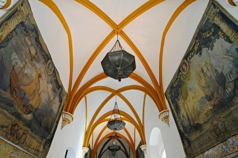 Ceiling vaults