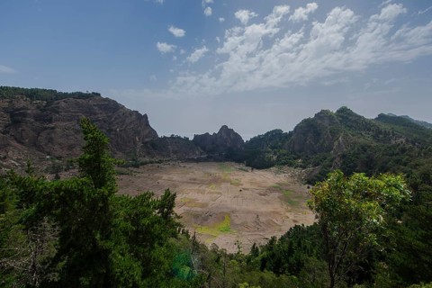 Cova Crater
