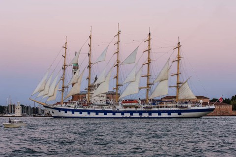 Royal Clipper