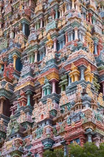 Ornate statues on the Meenakshi Amman Temple