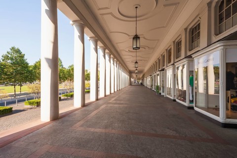 Shops along the Theaterkolonnade colonnade