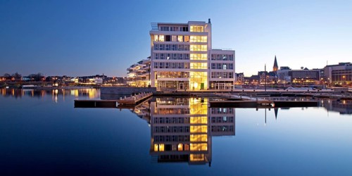 Phoenix Lake with the Facharztzentrum medical centre at the blue hour