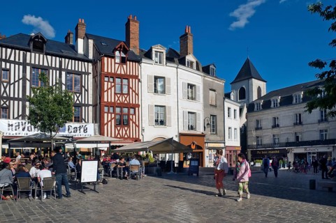 Sidewalk cafe on the market square