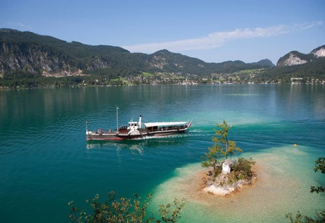Paddle boat