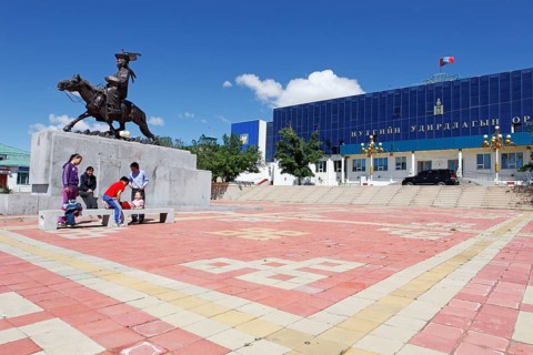 City Hall square with equestrian statue of Tschagdardsav and City Hall