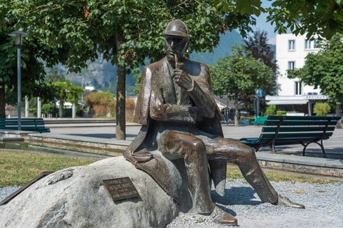 Bronze statue of Sherlock Holmes in the city center