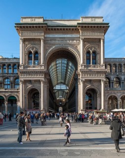 Piazza del Duomo with Galleria Vittorio Emanuele II shopping arcade