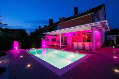 Private terraced house with a garden