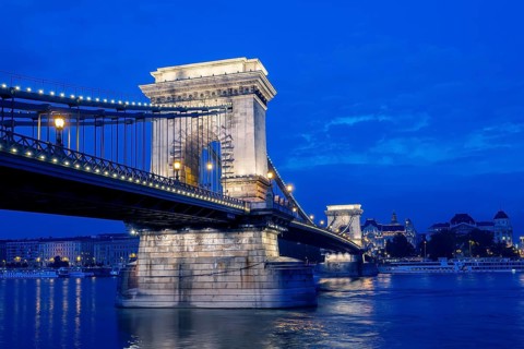 Chain Bridge at the blue hour
