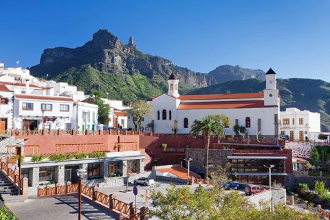 View from Tejeda to the Roque Nublo rock formation