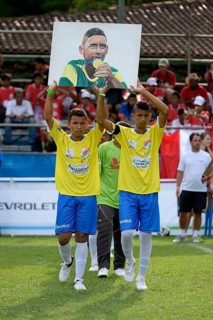 Entrance of the Brazilian team with an image of a recently murdered teammate