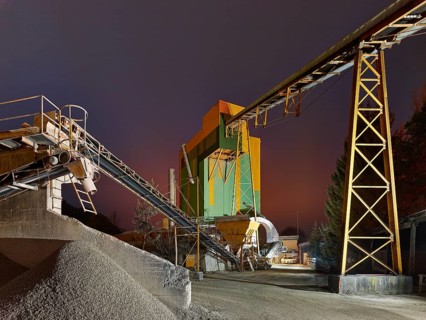 Conveyor belt in a gravel plant