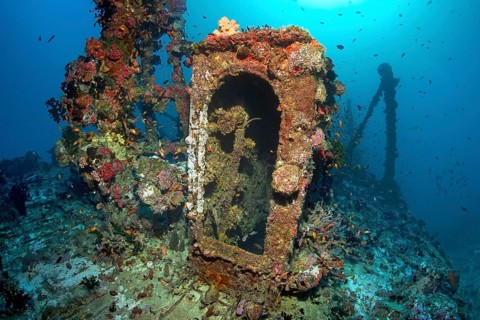 Ship superstructures at Skipjack II wreck
