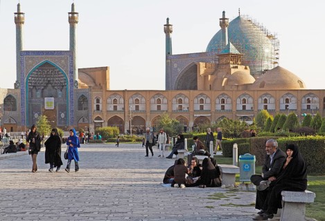 People on Imam Square in front of the Imam Mosque
