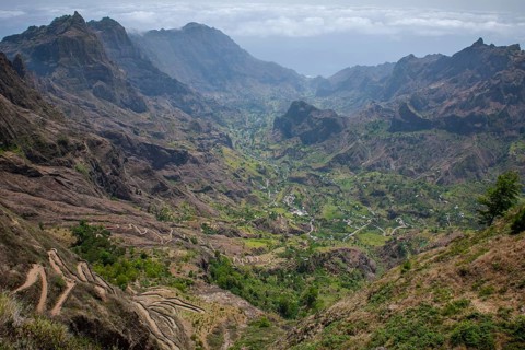 Hiking trails on the steep slopes of the Paul Valley
