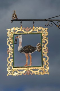 Inn sign of the former 'Strauss' restaurant