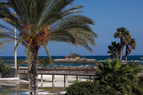 Caleta de Fuste beach promenade