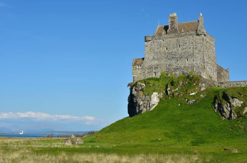 Duart Castle or Caisteal Dhubhairt