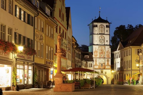 Pedestrian zone with Ravensburg Gate and Adlerbrunnen fountain