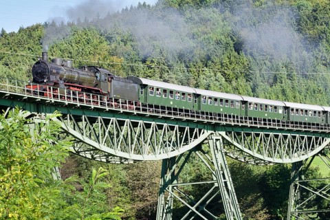 Sauschwanzlebahn train on the Biesenbach Viaduct