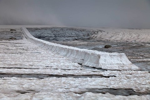 250 x 3 meters long and 1.70 meters high glacier table