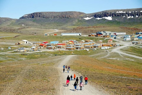 Children in the Inuit village of Ulukhaktok