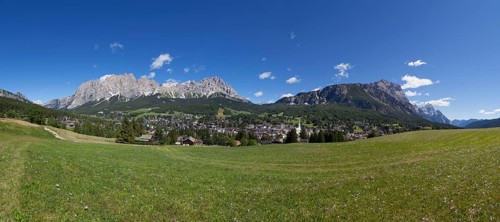 Panoramic view of the Pomagagnon Massif