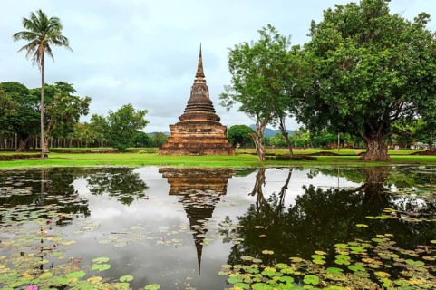 The ruins of Wat Phra Si Rattana Mahathat temple complex